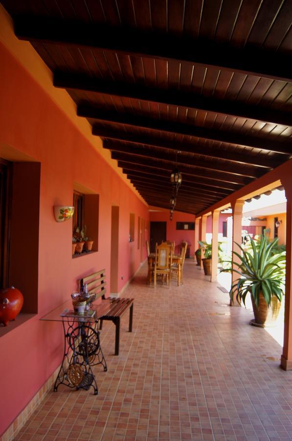 La Residencia Inn Хинотепе Экстерьер фото